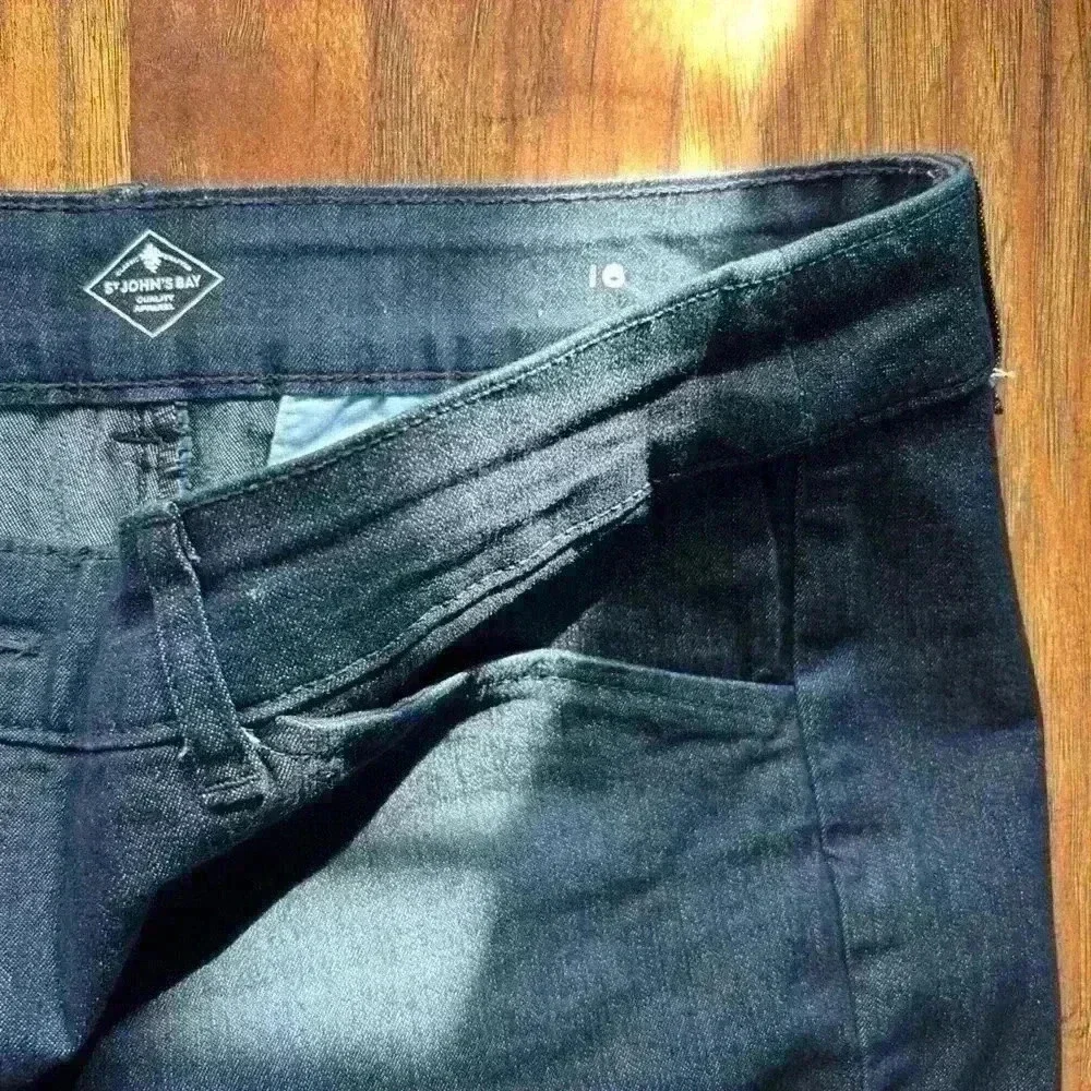 St. John’s Bay Bermuda Shorts - Picture 3 of 7